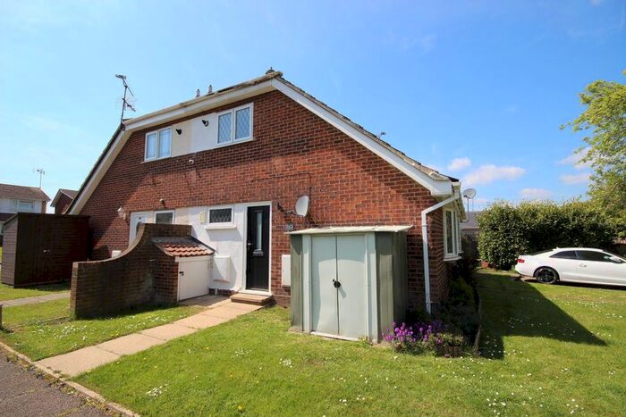 1 Bedroom Property To Rent In Beauchamps Drive, Wickford, SS11