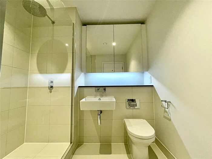 3 Bedroom Flat For Sale In Mount Yard, Meadowside, Old Mount Street, Manchester, M4