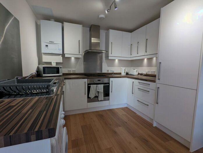 2 Bedroom Flat To Rent In Simmonds View, Stoke Gifford, Bristol, BS34