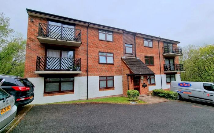 1 Bedroom Flat To Rent In Bedroom Purpose Built Flat In Whyteleafe, CR3