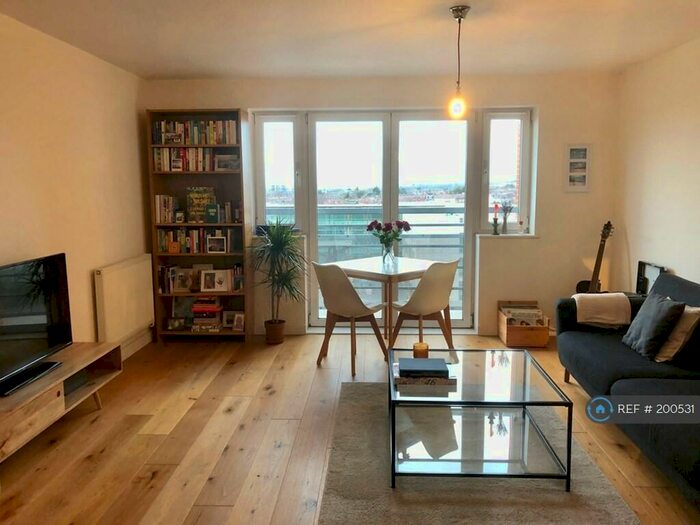 1 Bedroom Flat To Rent In Cannock Court, London, E17