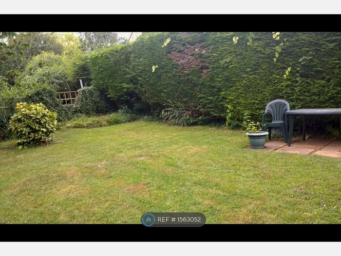 2 Bedroom Flat To Rent In Kingham, Kingham, Oxon., OX7