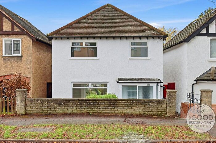 3 Bedroom Detached House For Sale In Goldings Road, Loughton, IG10