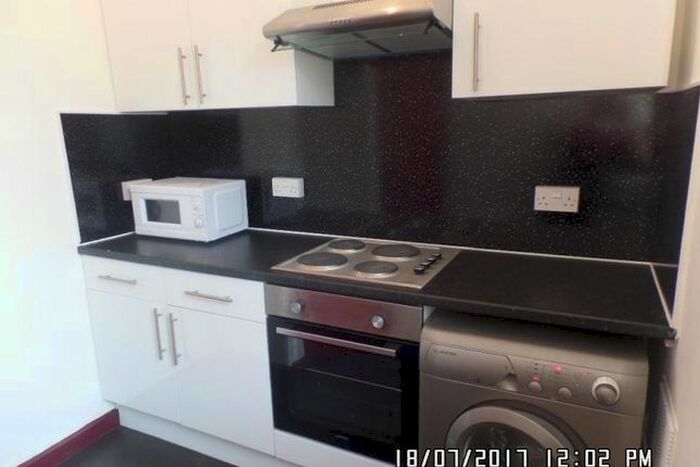 1 Bedroom Studio To Rent In Inverness Place, Roath, Cardiff, CF24