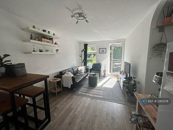 2 Bedroom Flat To Rent In Mountview Road, London, N4