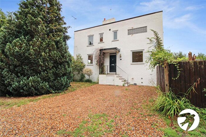 3 Bedroom Detached House To Rent In Downs Road, Istead Rise, Gravesend, Kent, DA13