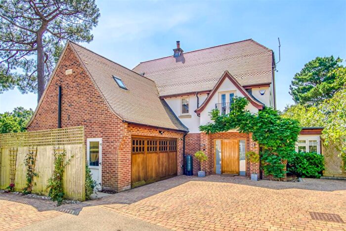 4 Bedroom Detached House To Rent In De Redvers Road, Lower Parkstone, BH14