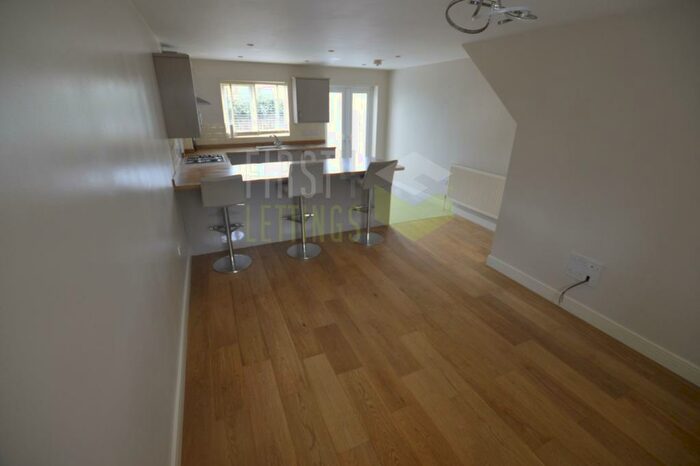 3 Bedroom Semi-Detached House To Rent In Telford Way, Leicester, LE5