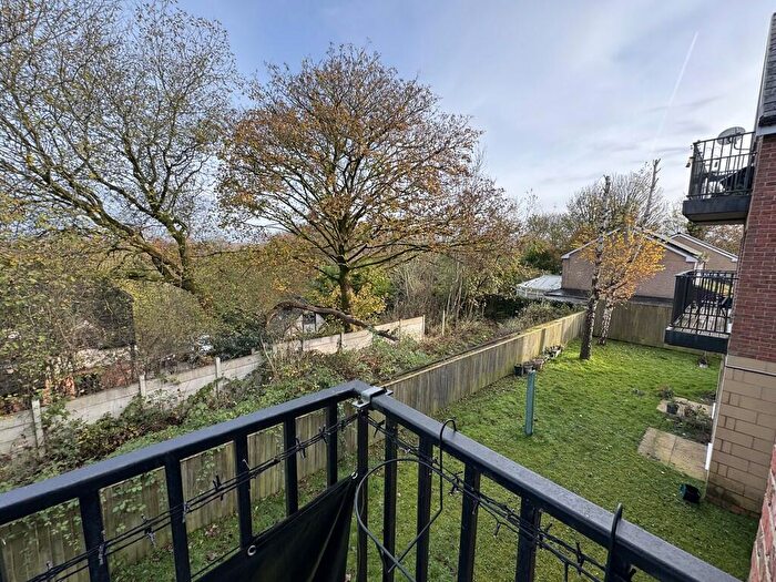 2 Bedroom Apartment To Rent In Clifton Park Clifton Manchester Greater Manchester, M27