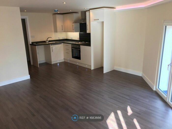 2 Bedroom Flat To Rent In National Building, Padiham, BB12