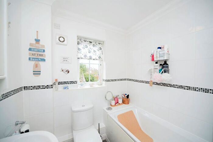 4 Bedroom Detached House For Sale In Tudor Avenue, Roydon, Diss, IP22