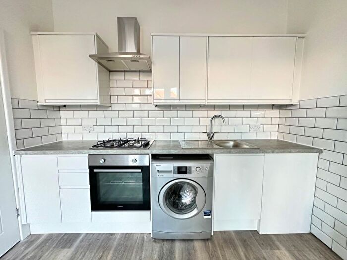 1 Bedroom Flat For Sale In Dorchester Road, Weymouth, DT4