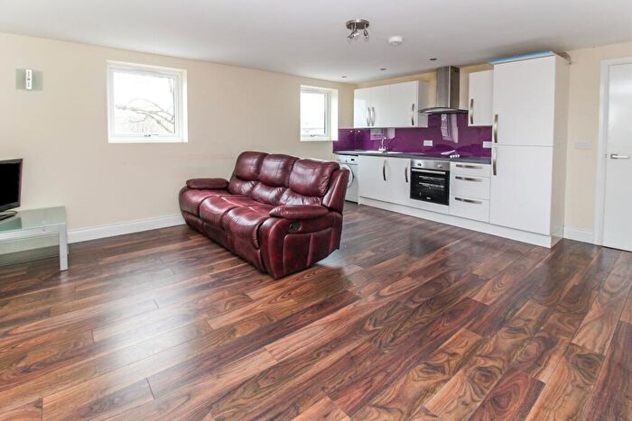 2 Bedroom Flat To Rent In Roseland Road, CV8