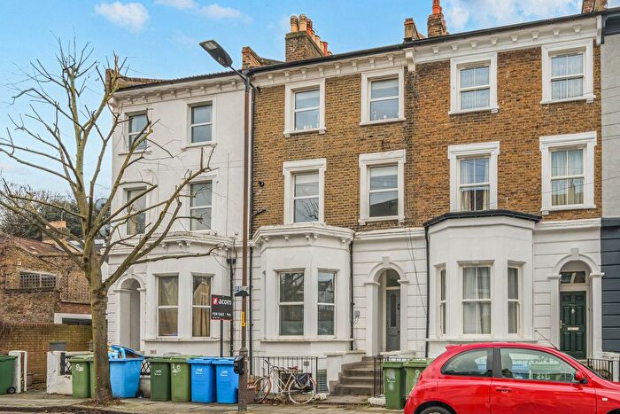 1 Bedroom Flat For Sale In Maude Road, London, SE5