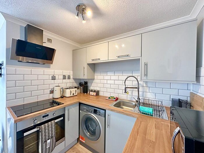 2 Bedroom Chalet For Sale In Belle Aire, Hemsby, Great Yarmouth, NR29