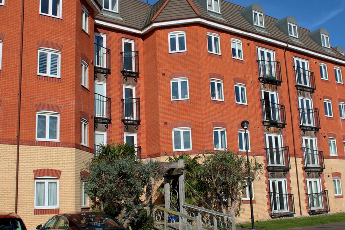 2 Bedroom Apartment To Rent In Quebec Quay, L3