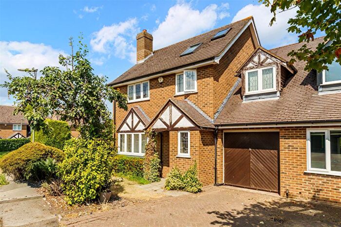 4 Bedroom Semi Detached House To Rent In Bluegates, Ewell, KT17