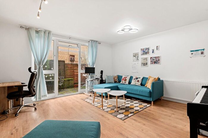 3 Bedroom Flat To Rent In Pratt Street, Camden, NW1