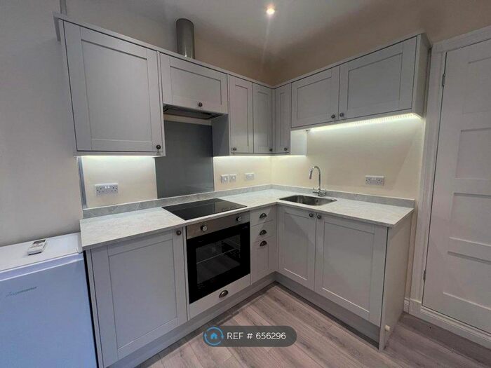 1 Bedroom Flat To Rent In Pelhams Court, Marlborough, SN8