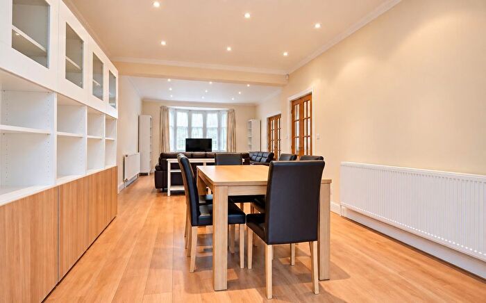 4 Bedroom Semi-detached House To Rent In Cissbury Ring South, Woodside Park, London, N12