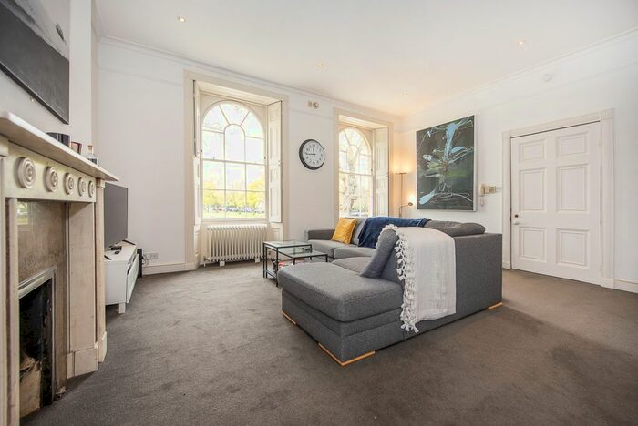 2 Bedroom Flat To Rent In The Green, Richmond, TW9