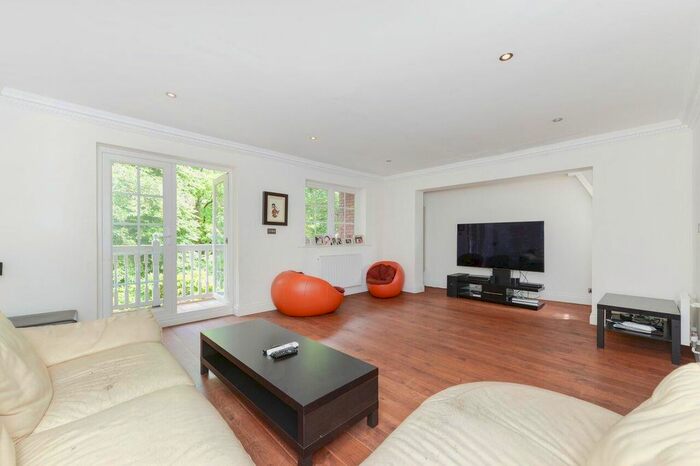4 Bedroom Town House To Rent In Montpelier Road, Ealing, London W5