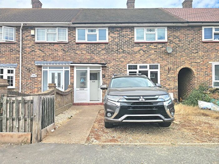 3 Bedroom End Terrace House To Rent In Penrith Road, Romford, RM3