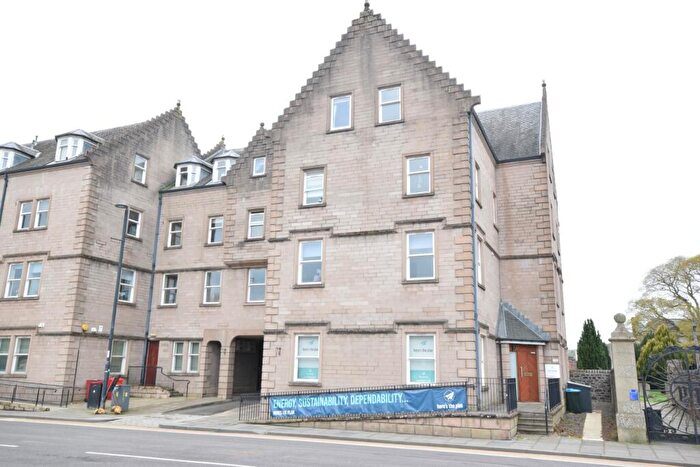 2 Bedroom Apartment To Rent In Tay Street, Perth, Perthshire, PH2