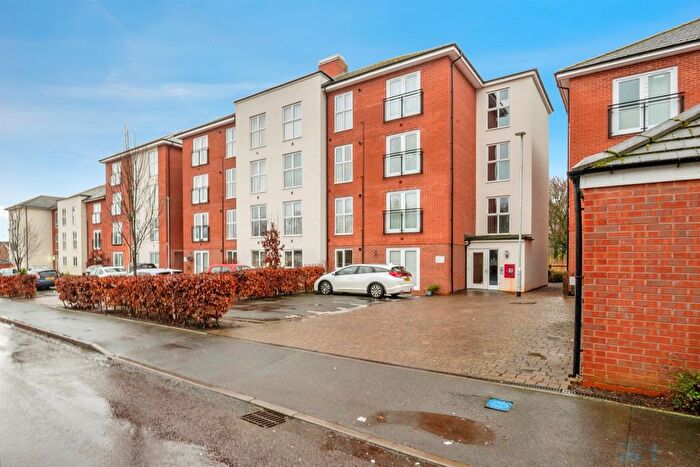 2 Bedroom Flat For Sale In Hill View Road, Malvern, WR14