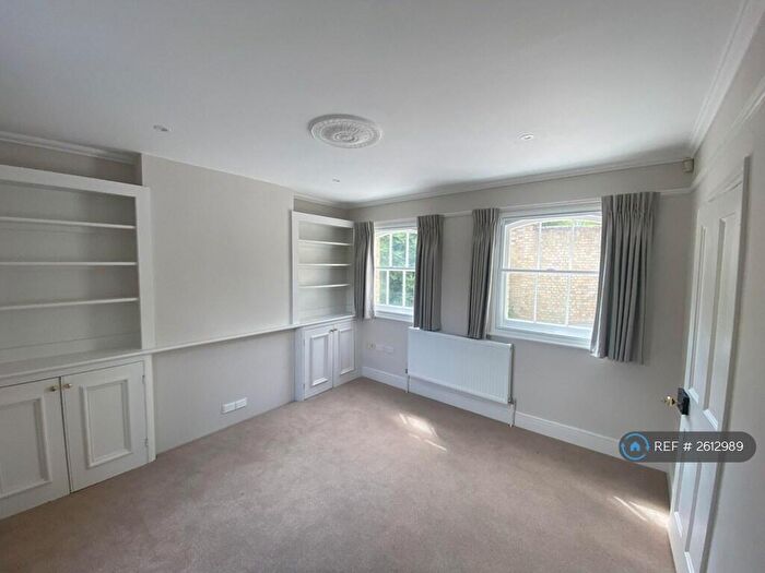 2 Bedroom Semi-Detached House To Rent In Marine View Close, Cowes, PO31