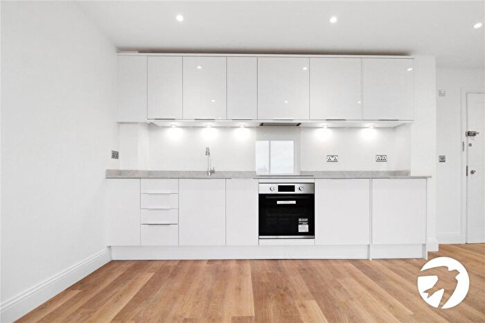 1 Bedroom Flat To Rent In New Road, Gravesend, Kent, DA11