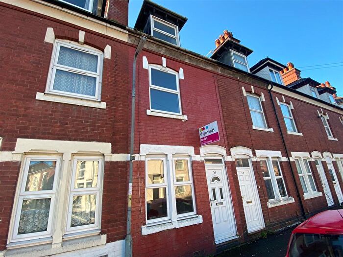 3 Bedroom House To Rent In Radford Avenue, Kidderminster, DY10