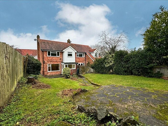 4 Bedroom Semi-Detached House To Rent In Lower Street, Horning, NR12