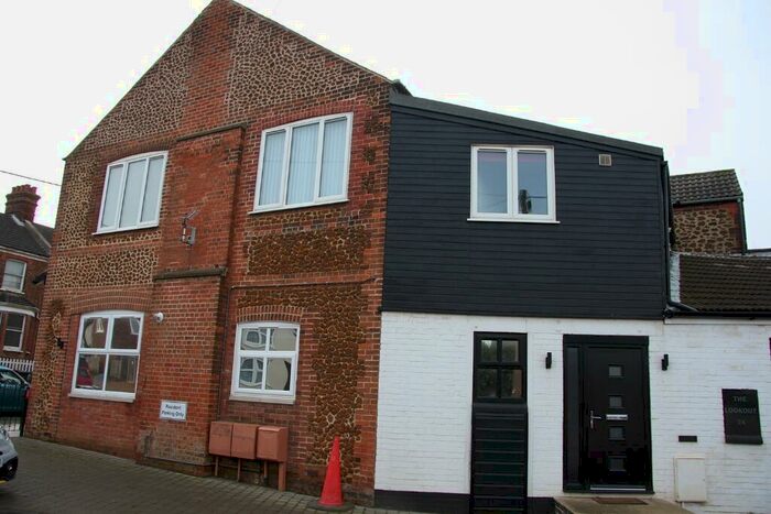 2 Bedroom Flat For Sale In The Lookout A Crescent Lane Hunstanton, Norfolk, PE36
