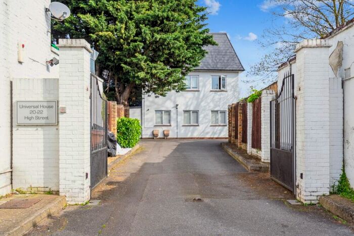 1 Bedroom Apartment For Sale In High Street, Iver, SL0