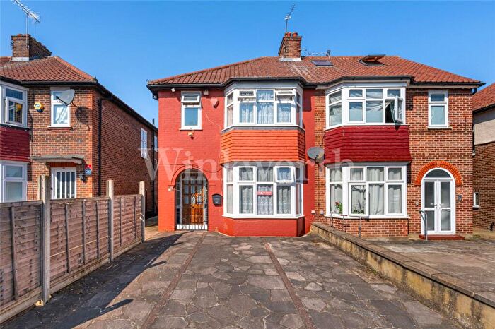 3 Bedroom Semi Detached House For Sale In Pennine Drive, London, NW2