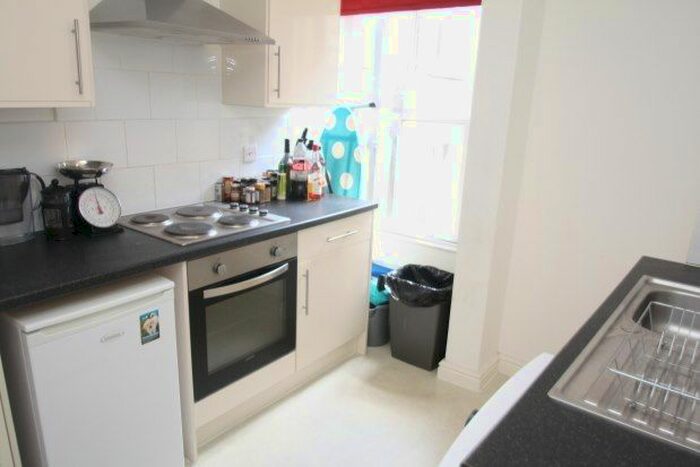1 Bedroom Flat To Rent In Market Place, Chippenham, SN15