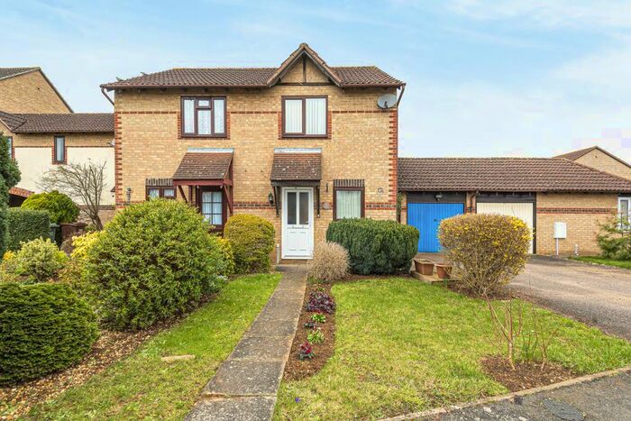 2 Bedroom Semi-Detached House To Rent In Southwold, Bicester, OX26