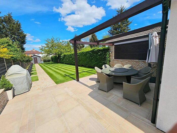 3 Bedroom Semi-Detached House For Sale In Somervell Road, Harrow, HA2