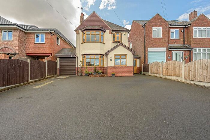 3 Bedroom Detached House For Sale In Oakham Road, Dudley, DY2