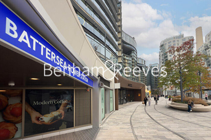 2 Bedroom Apartment To Rent In Prospect Way, Wilshire House, SW11