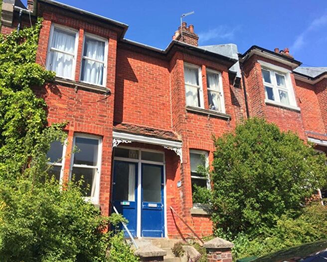 3 Bedroom Semi Detached House To Rent In Bembridge Street, Brighton, BN2