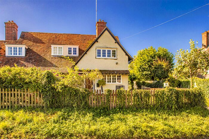3 Bedroom Semi-Detached House To Rent In Golf Cottages, Streatley On Thames, RG8