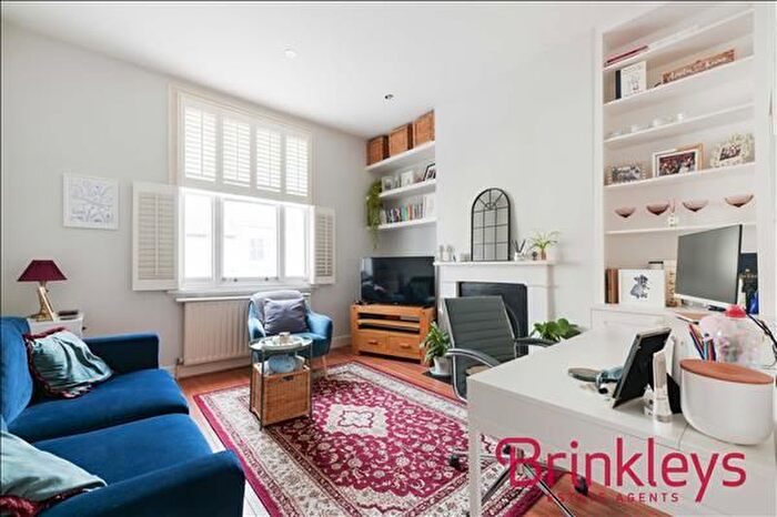 2 Bedroom Flat To Rent In B Disraeli Road, London, SW15