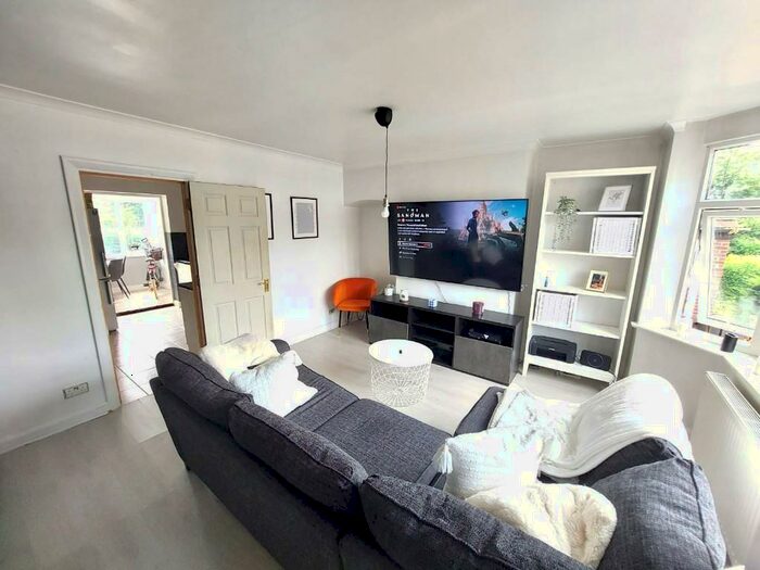 3 Bedroom End Of Terrace House To Rent In Sir Henry Parkes Road, Coventry, CV5