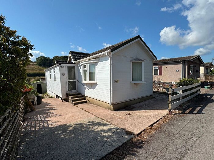 2 Bedroom Park Home For Sale In Totnes Road, Paignton, Devon, TQ4
