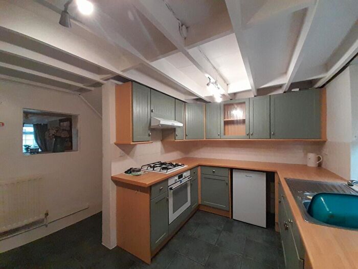 2 Bedroom Cottage To Rent In West End Place, Ingham, Lincoln, LN1
