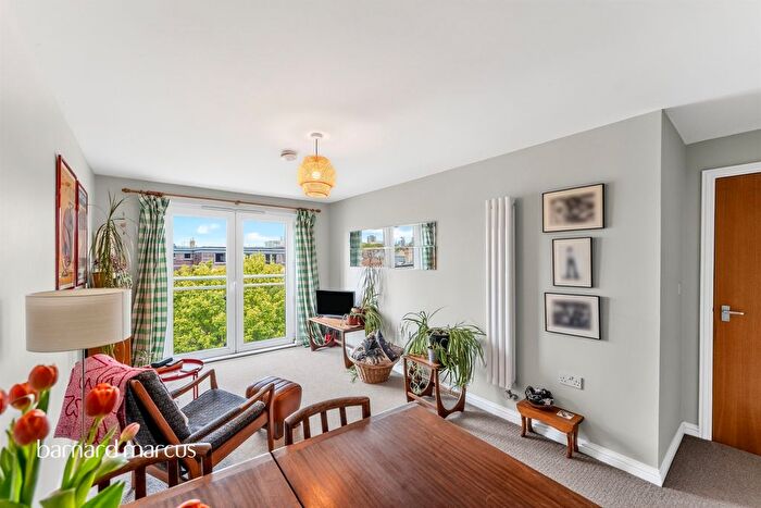 3 Bedroom Flat For Sale In Effra Parade, London, SW2