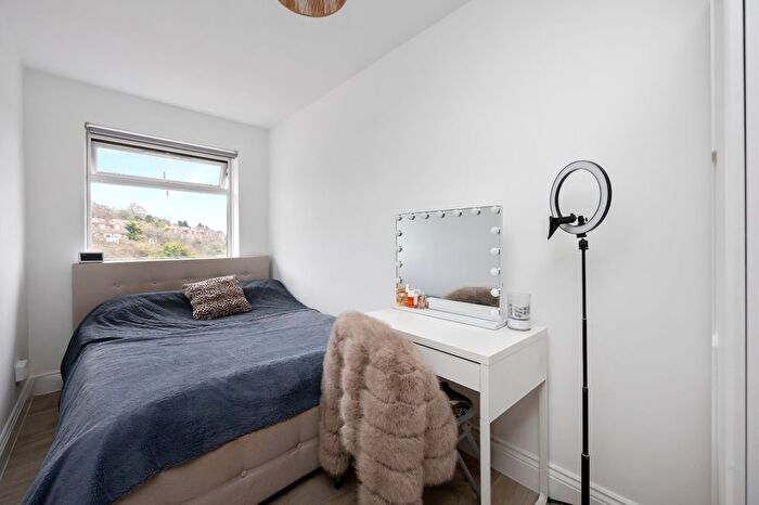3 Bedroom Flat To Rent In Loyal Parade, Brighton, BN1