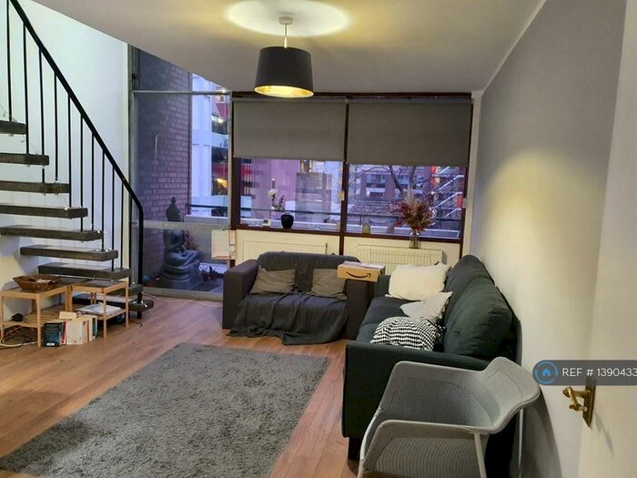 3 Bedroom Flat To Rent In Hatfield House, London, EC1Y
